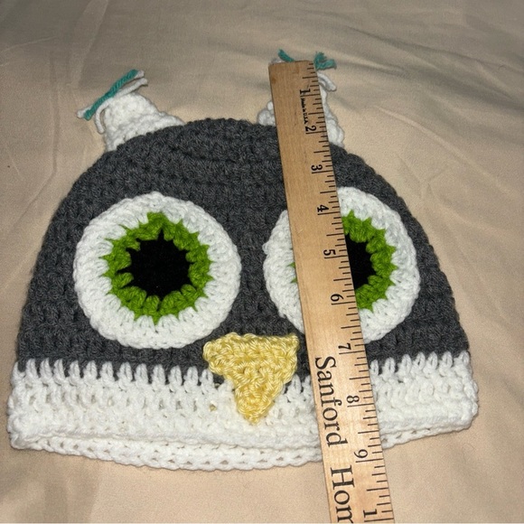 Bright Owl Crochet Kids Cap W/matching Mittens Acrylic Gray/White Yarn Handmade - Picture 6 of 8